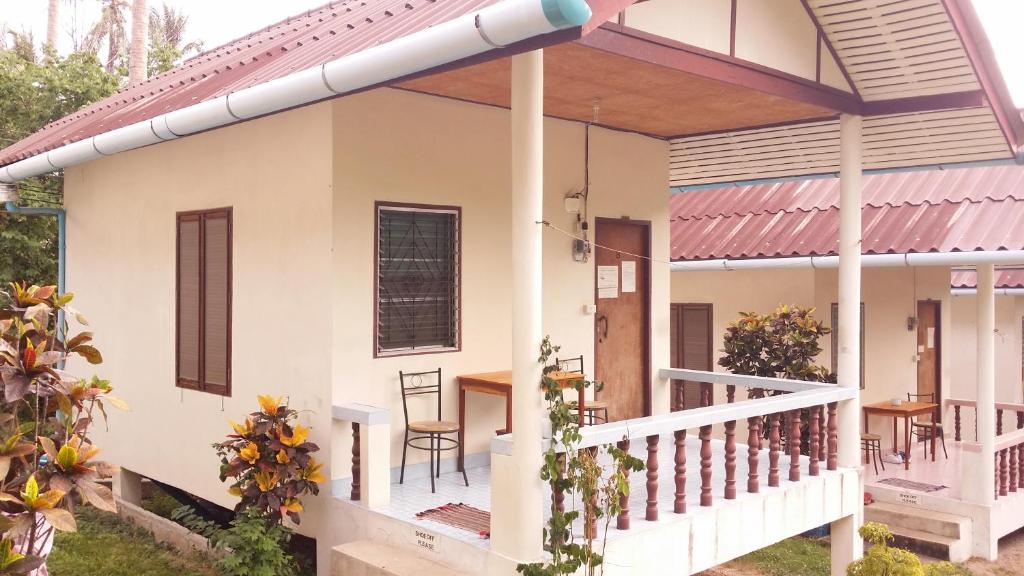 Happy Bungalow - Budget Triple Room