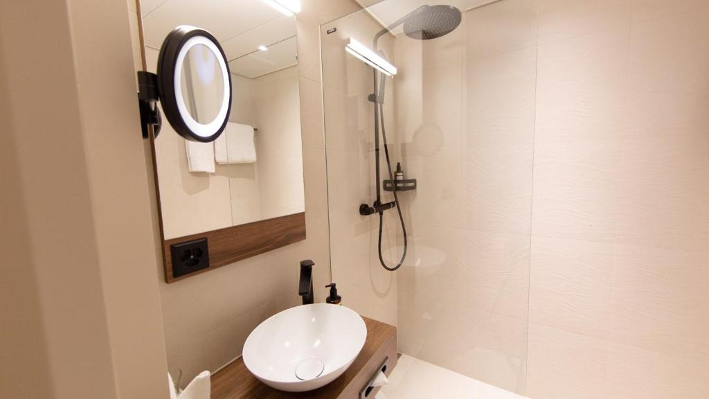 HOTEL illuster - Urban & Local - Полулюкс