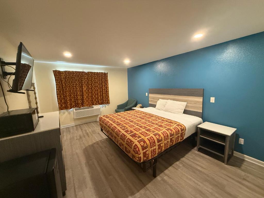 Anaheim National Inn - King Room - Non-Smoking