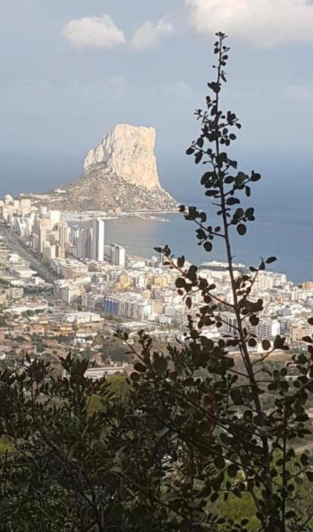 a view of cape town and the table mountain at Apartamento Playa y Sol in Calpe