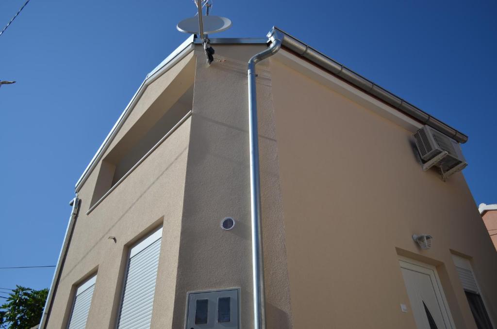 Budova, v ktorej sa apartmán nachádza