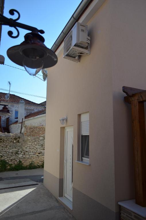 Budova, v ktorej sa apartmán nachádza