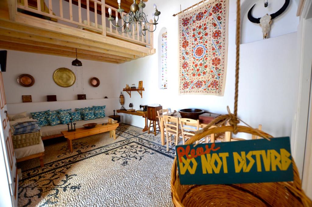 Posedenie v ubytovaní Lindos Esel Suites