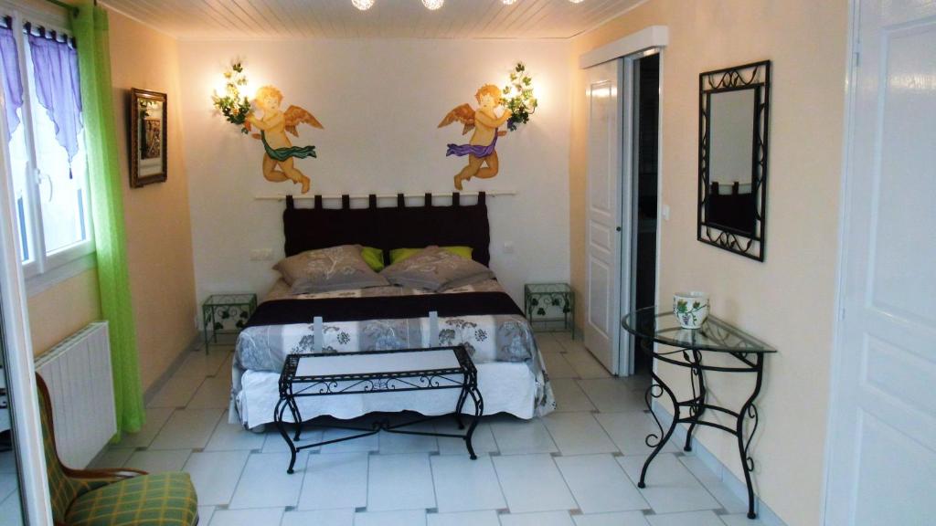 Passion Et Terroir - Deluxe Double Room With Shower
