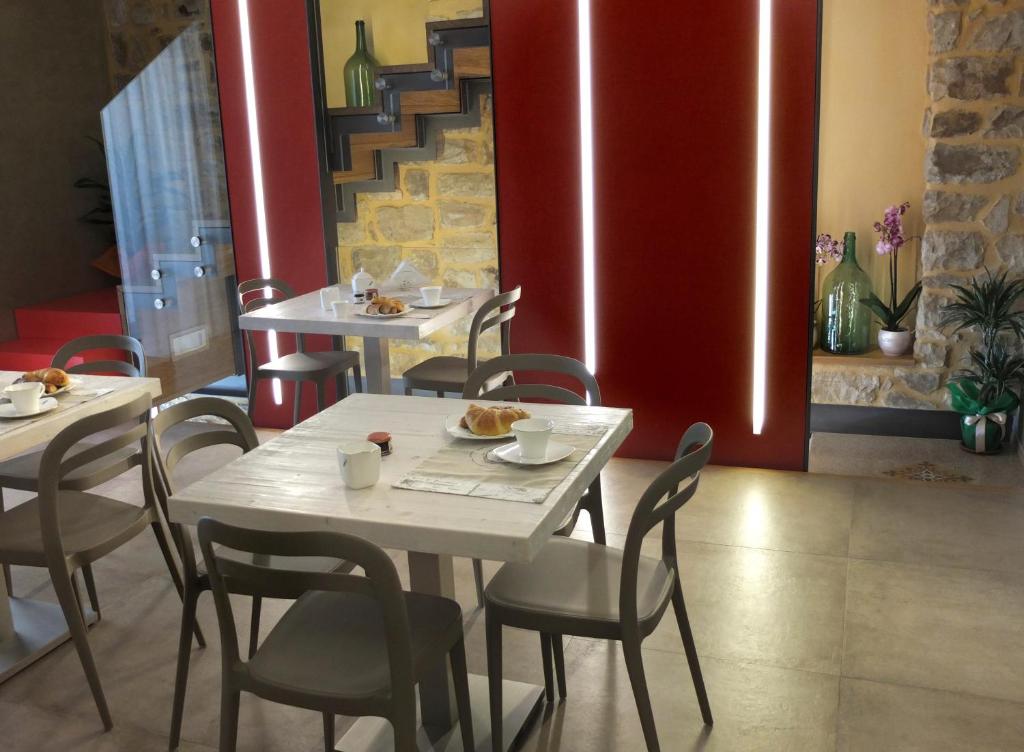 A seating area at Notti O' Tunn Luxury Rooms in centro