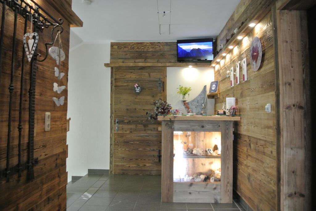 Kuchyň nebo kuchyňský kout v ubytování Pension und Apartment Edelweiß