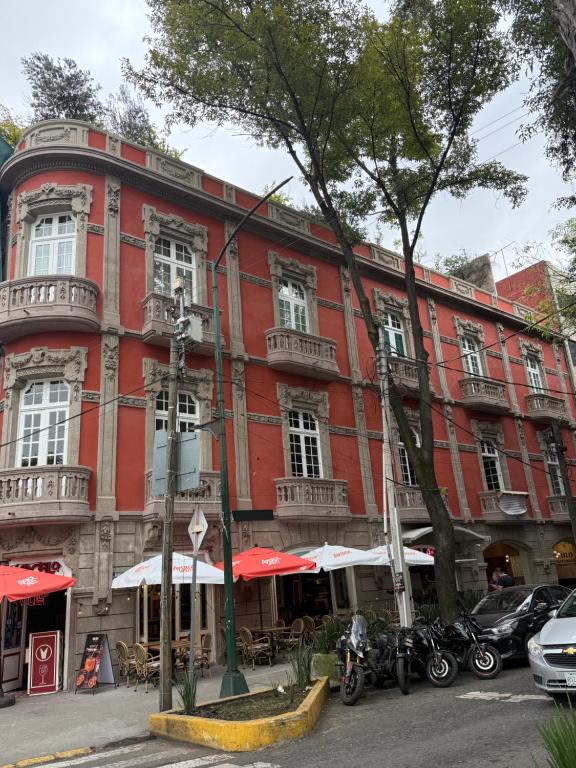 Το κτήριο όπου στεγάζεται  το hostel