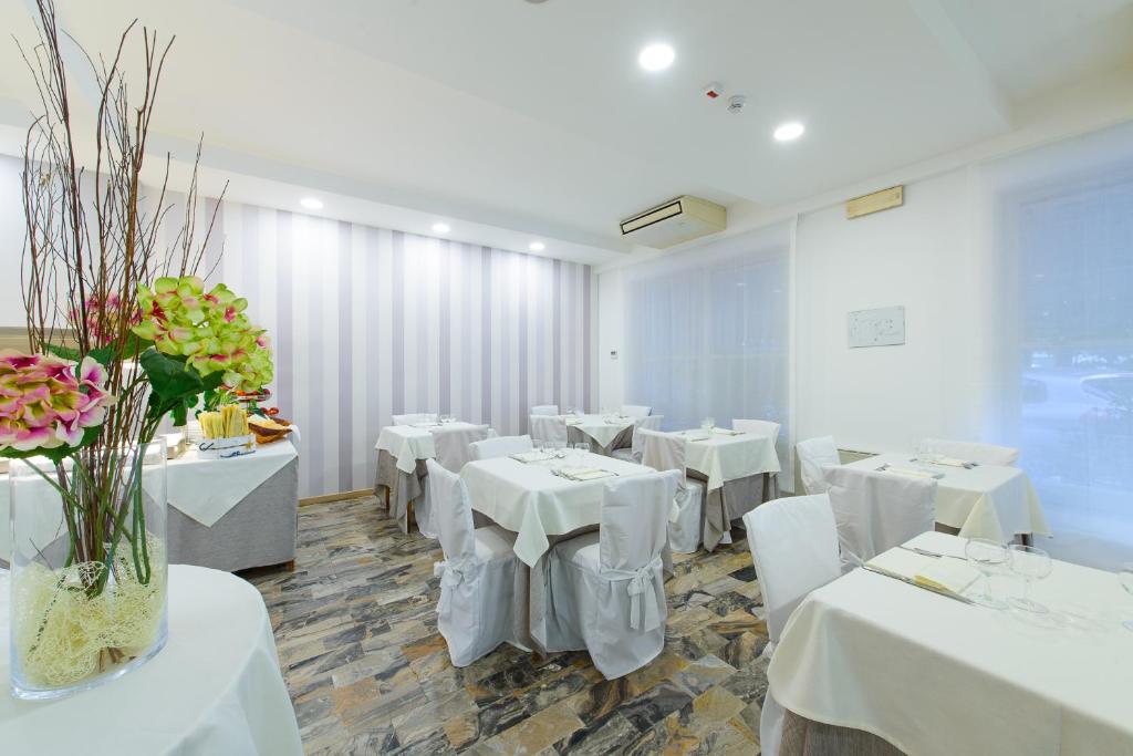 Restaurace v ubytování Hotel Falco