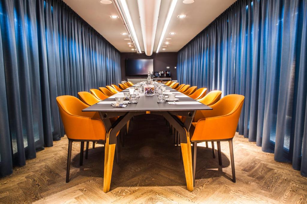 Hotel De Hallen - Resim 23