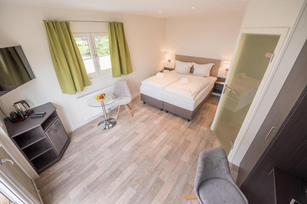 Hotel Königslinie - Superior Doppelzimmer Mit Terrasse Im Ferienpark