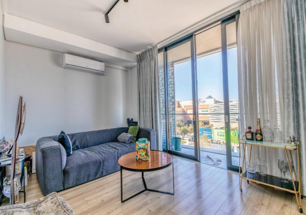 Modern Bachelor Suite & Stunning View Pool & Gym, Midrand (prețuri ... - Bachelor Penthouse Apartments With Gym And Pool