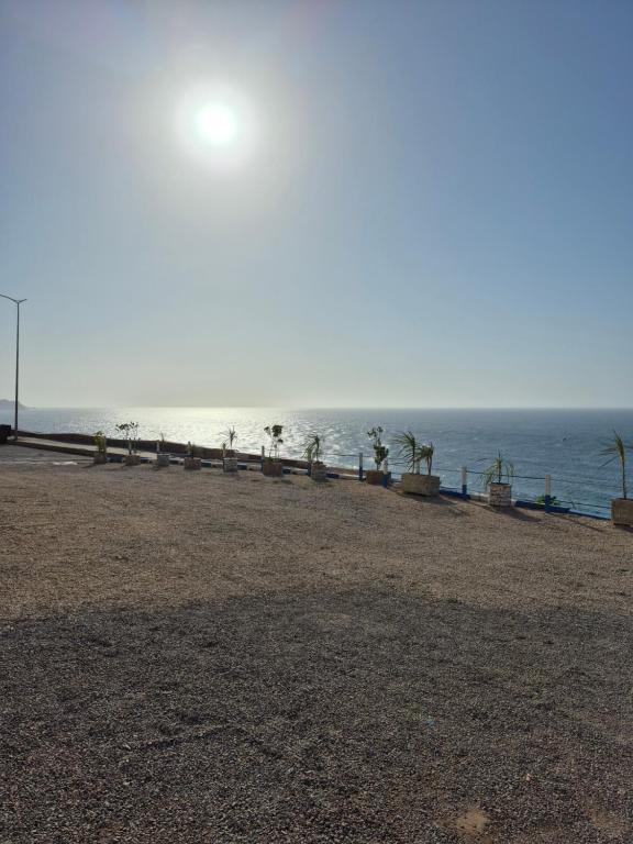 a beach with a view of the ocean at Appartement Al Hoceima in Al Hoceïma