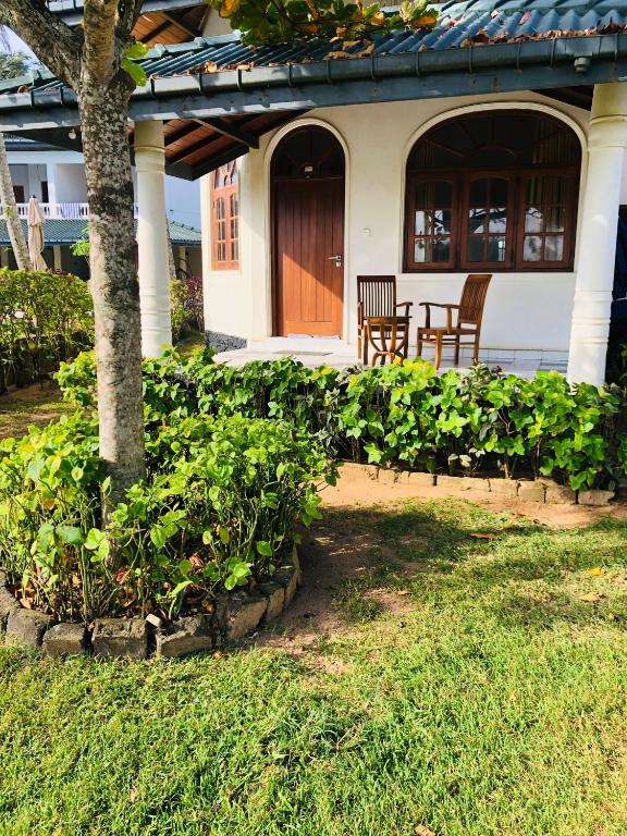 Crystal Villa Weligama - Deluxe Bungalow