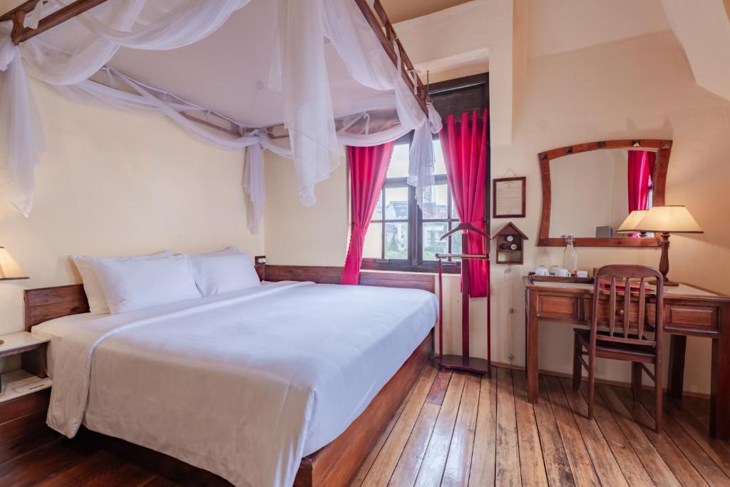 Grand Deluxe Nhìn Ra Thành Phố