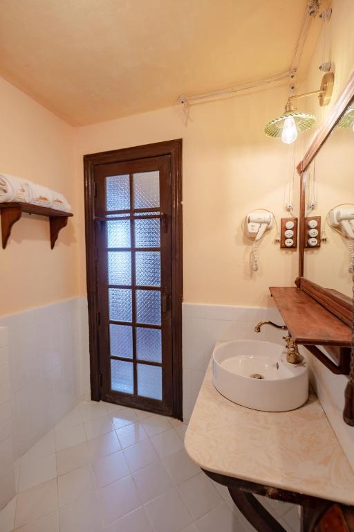Phòng Deluxe Giường Đôi