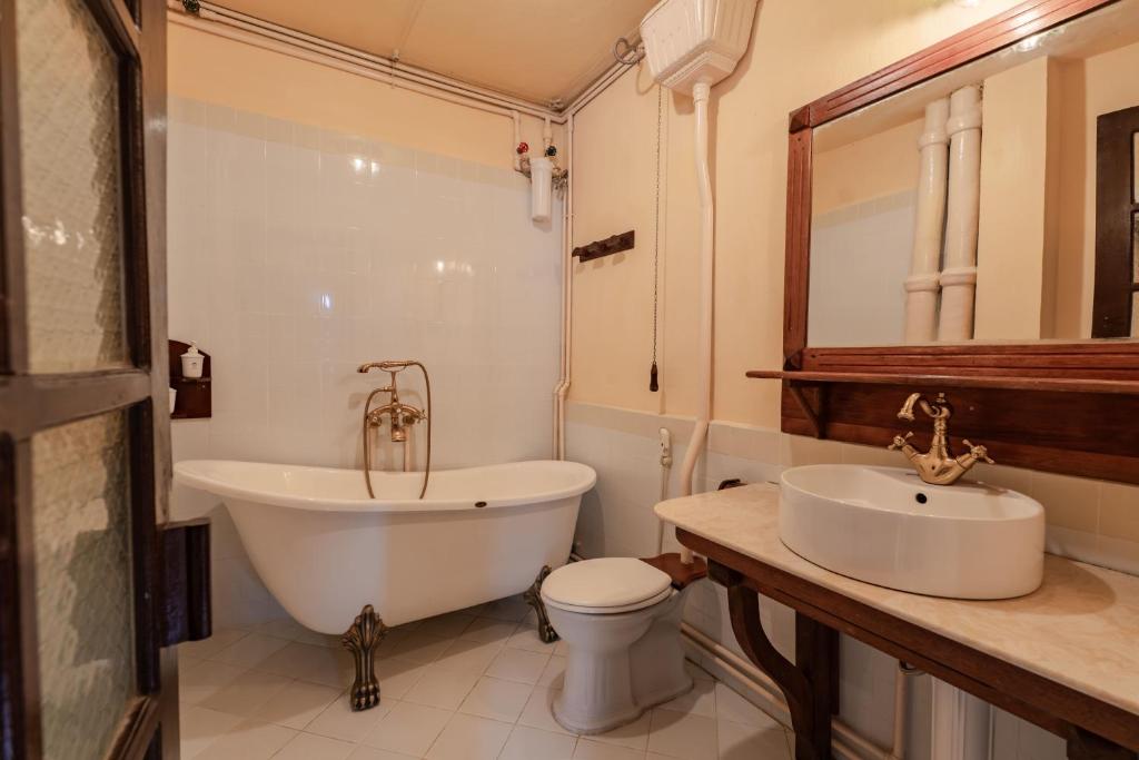 Phòng Deluxe Giường Đôi/2 Giường Đơn Nhìn Ra Thành Phố