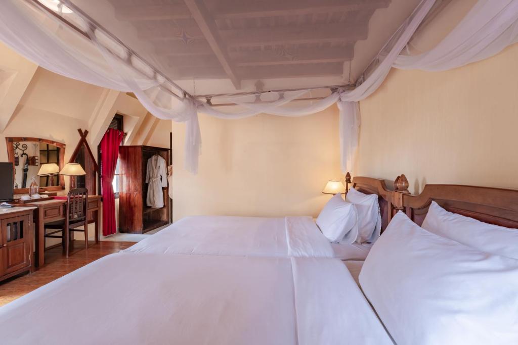 Phòng Deluxe Giường Đôi/2 Giường Đơn Nhìn Ra Thành Phố