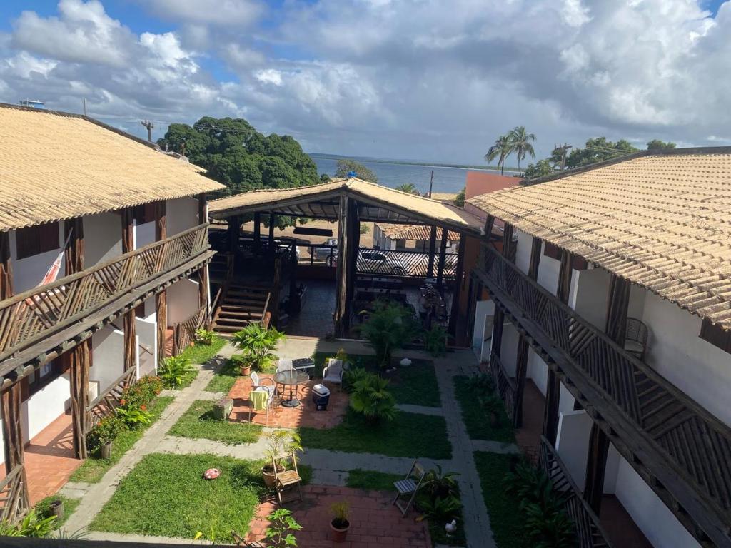 vista aerea sul cortile di un edificio di Fantasias do Agreste - Pousada a Mangue Sêco