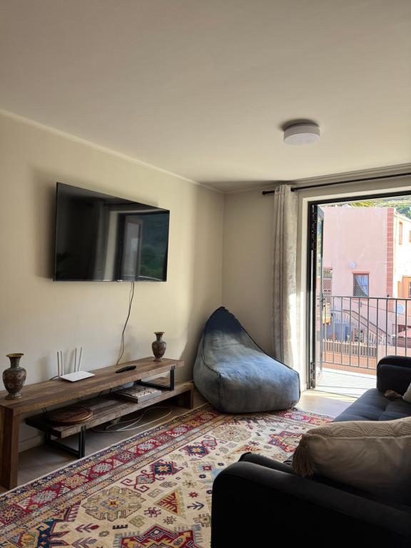 Μια τηλεόραση ή/και κέντρο ψυχαγωγίας στο Marina Views Simon's Town