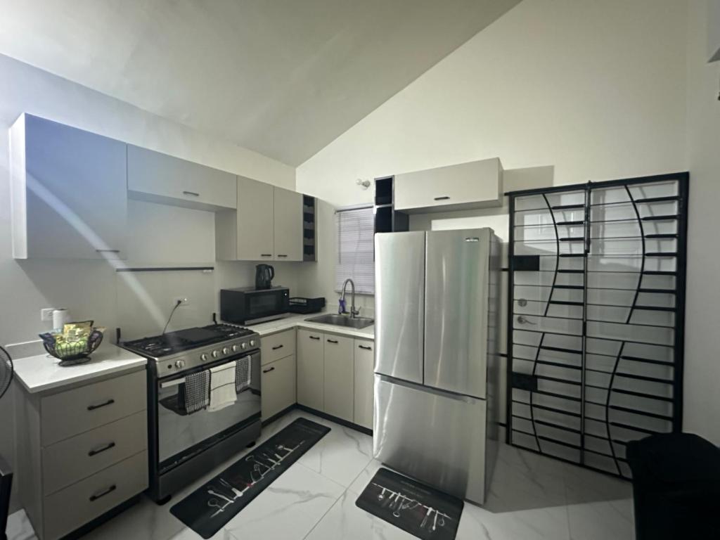 Gallery image of Zae's Retreat 2 bed 1 Bath in Portmore Jamaica in Government Pen