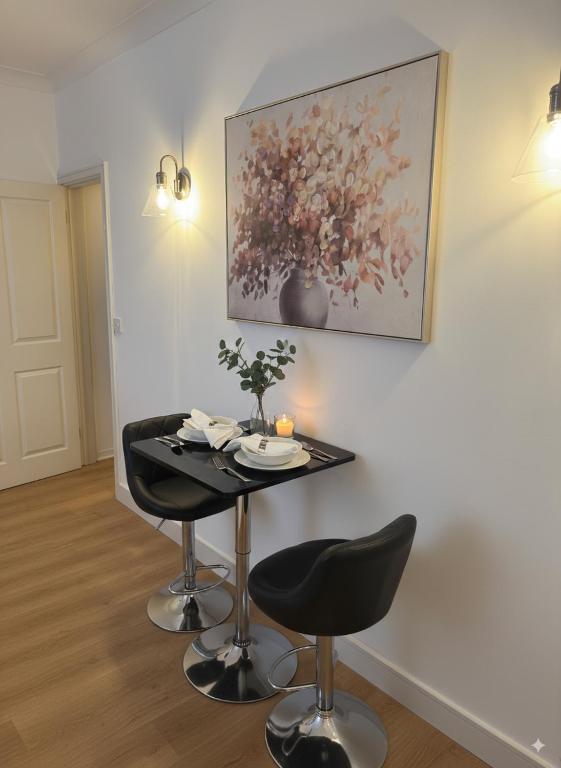 The Falcon's Nest - Stylish Central Apartment 8