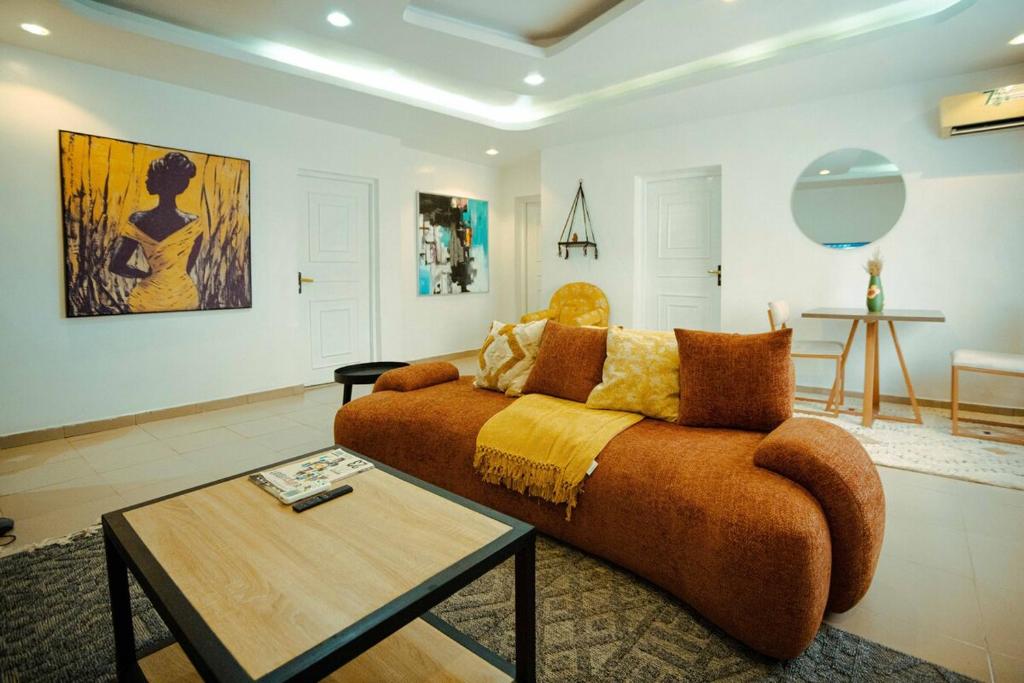 Posezení v ubytování Cozy 2Bed with Mini Pool & Outdoor Lounge in Lagos