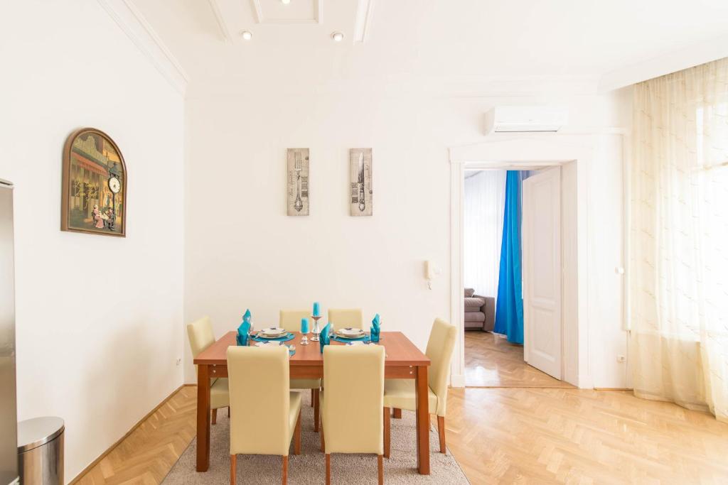 Posedenie v ubytovaní Spirit Nádor Ter Apartment