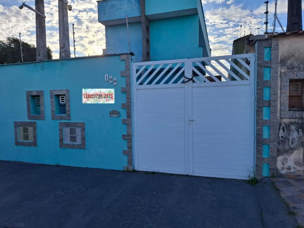 Το κτήριο όπου στεγάζεται  η παραθεριστική κατοικία