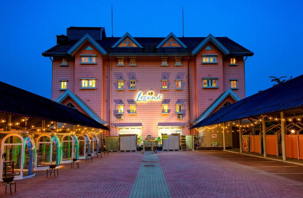El edificio en el que está el hotel