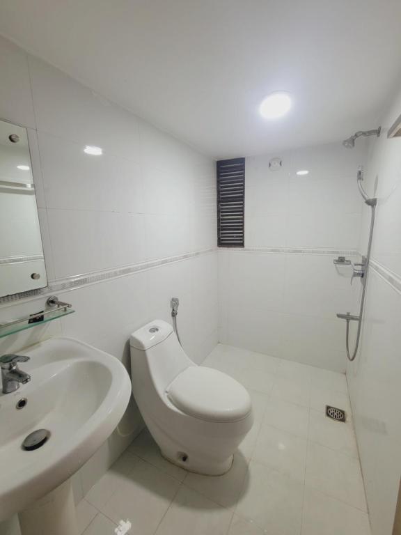 Lavish Ac Private Room Near Airport, 300 ft