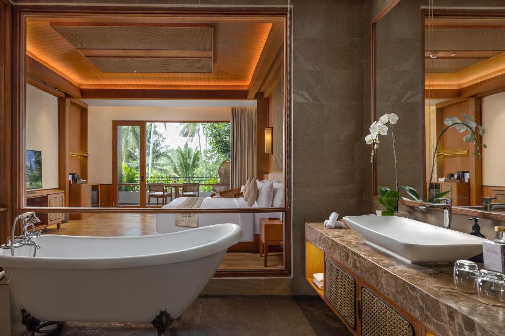 Anumana De Suite - 3