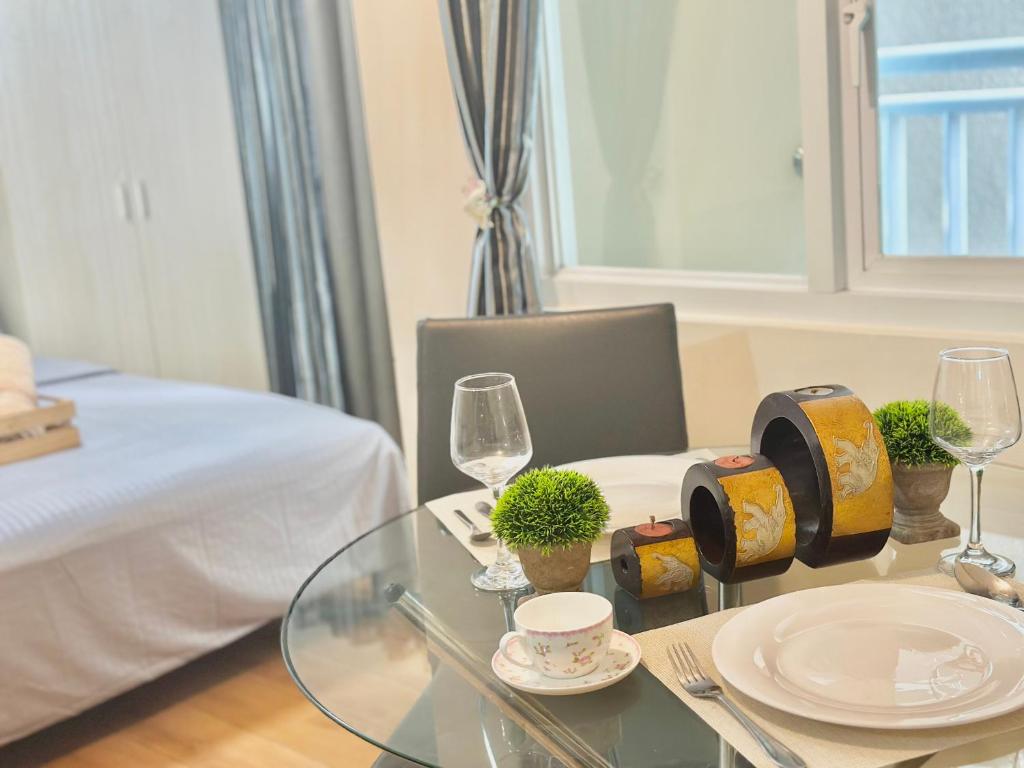 Ένα ή περισσότερα κρεβάτια σε δωμάτιο στο Budget-Friendly Condo in Seawind