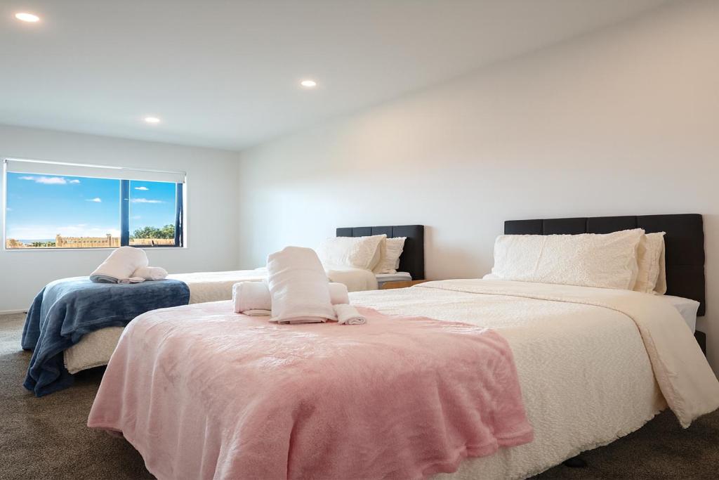 Modern 3 Bedroom for Families & Work Trips - Resim 7