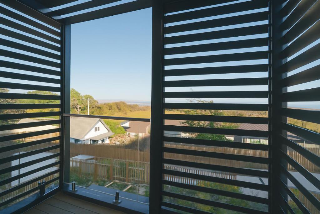 Modern 3 Bedroom for Families & Work Trips - Resim 11