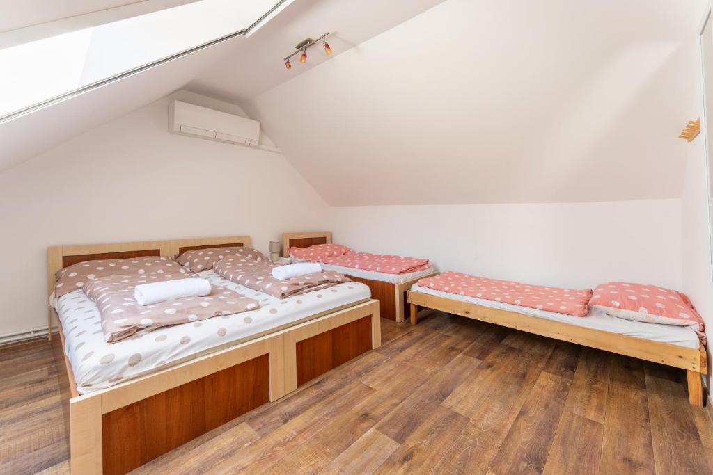 Photo de la galerie de l'établissement Ménes Vendégház, à Bükkösd