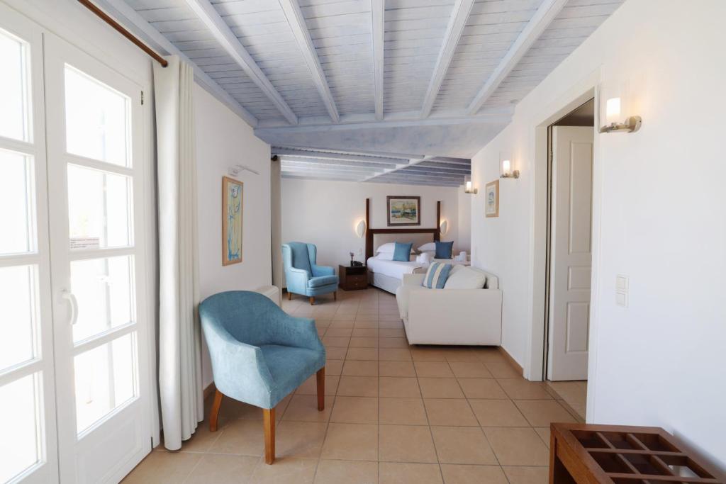 Poseidon Hotel Suites - 19