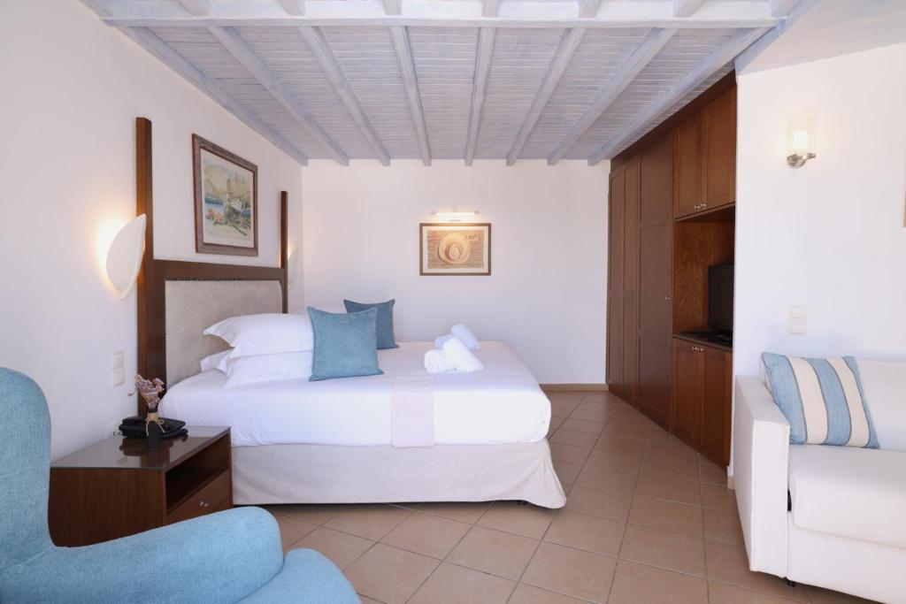 Poseidon Hotel Suites - 15