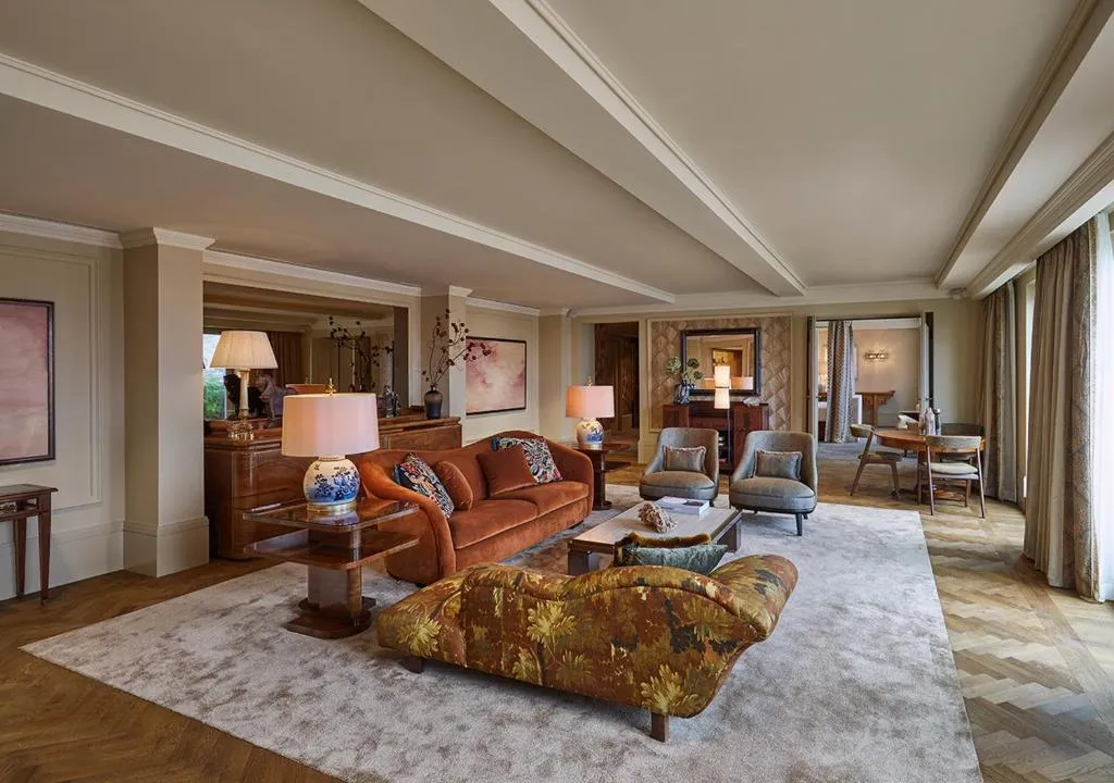 Royal Penthouse Suite