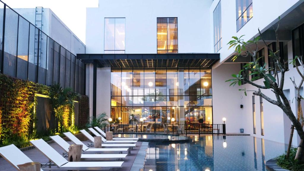 Bazén v ubytování GAIA Cosmo Hotel nebo v jeho okolí