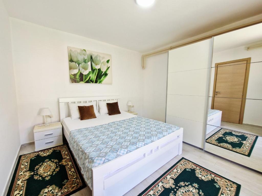 Apartments Andrija - Apartment With Mountain View