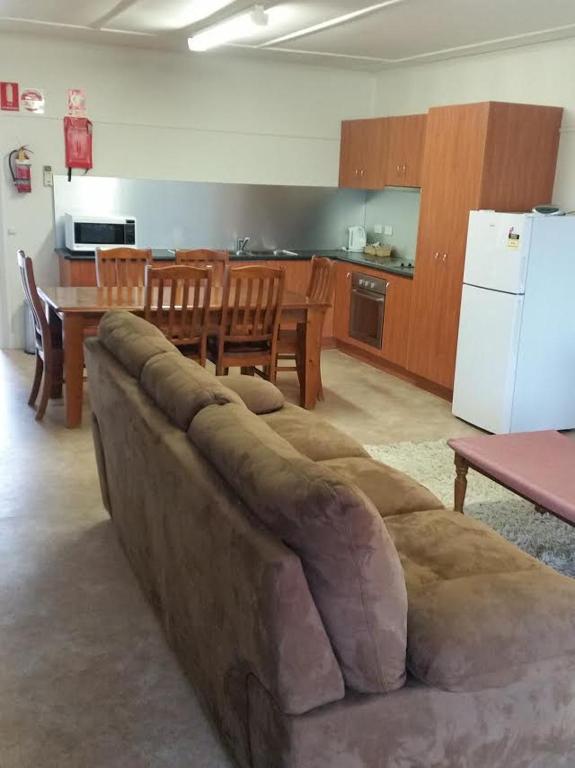 Kuchyň nebo kuchyňský kout v ubytování Augathella Palms Motel