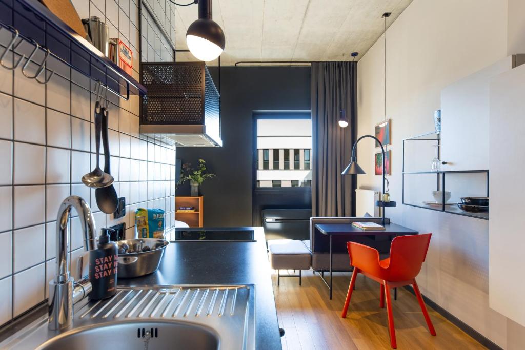 STAYERY Bielefeld Hauptbahnhof - 10