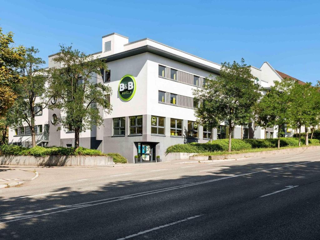 B&B Hotel Stuttgart-City - Resim 8