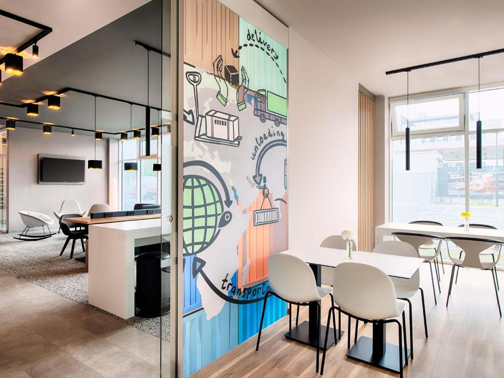 B&B Hotel Stuttgart-Neckarhafen - Resim 4