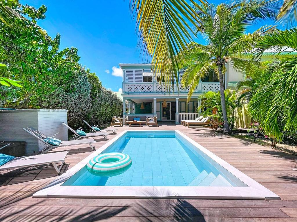 Πισίνα στο ή κοντά στο Villa Key West, Elegant Townhouse with Private Pool Orient Bay