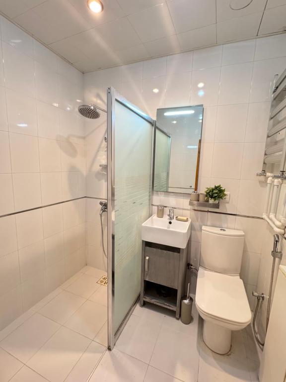امکانات Cozy on Nizami Street 2-Room Apartment - تصویر ۴