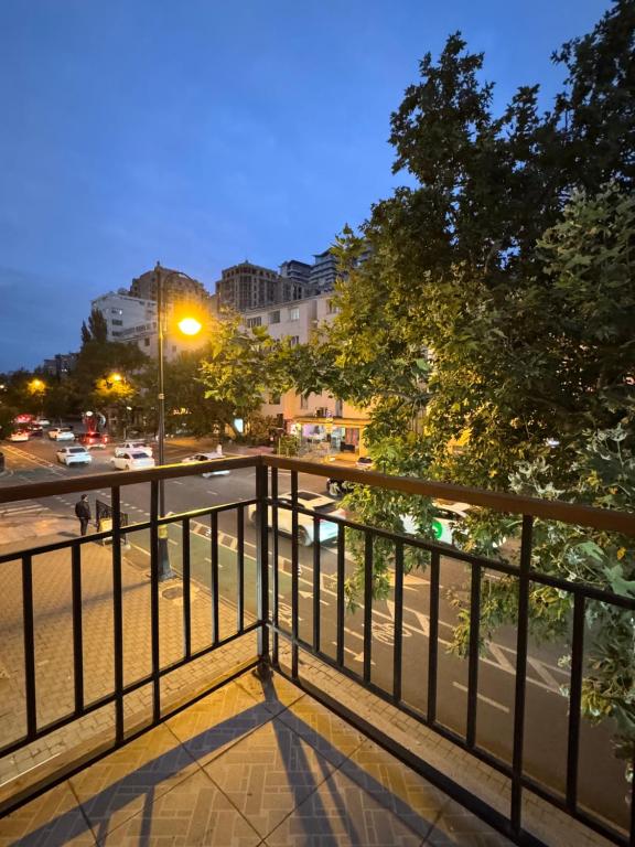 لابی و فضای عمومی Cozy on Nizami Street 2-Room Apartment - تصویر ۵