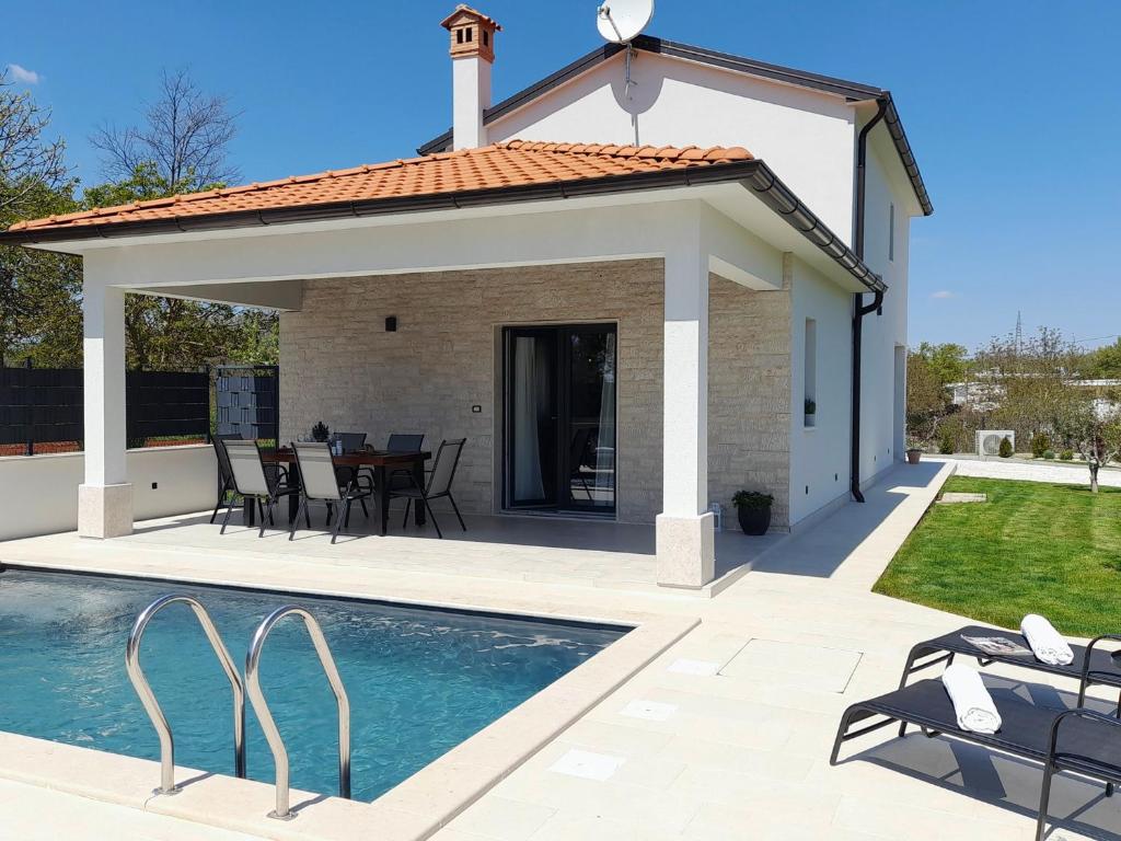 Bazén v ubytování Villa Stare Brajde in Vela Traba - Haus für 6 Personen nebo v jeho okolí