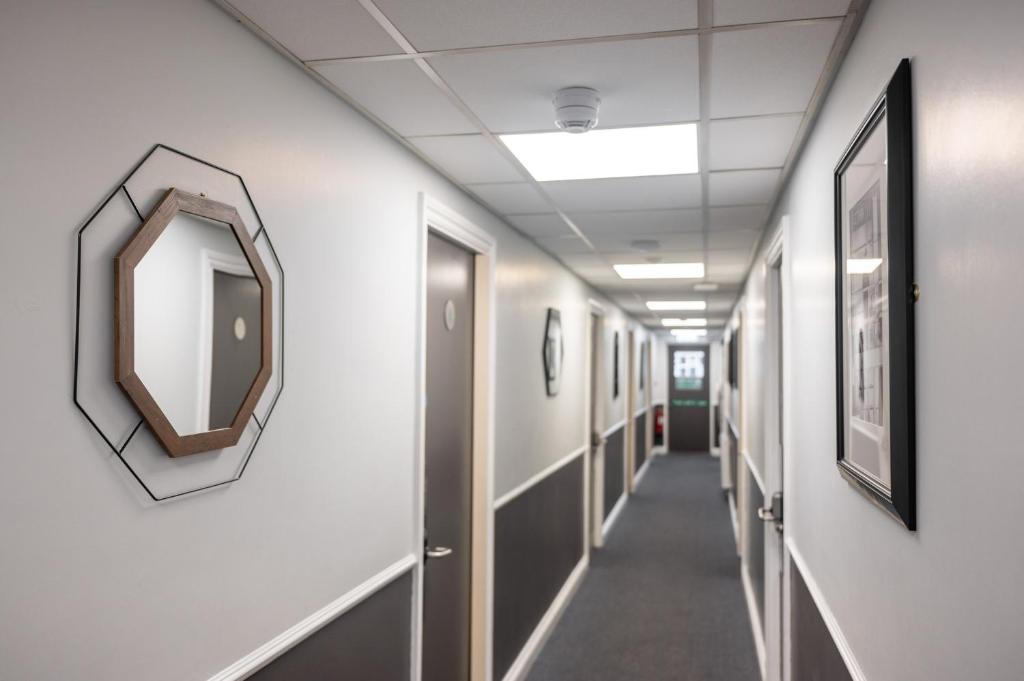 Stableside Hotel at York Racecourse - Resim 16