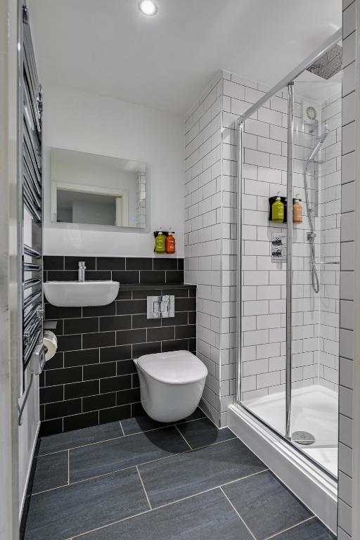 Stableside Hotel at York Racecourse - Resim 8